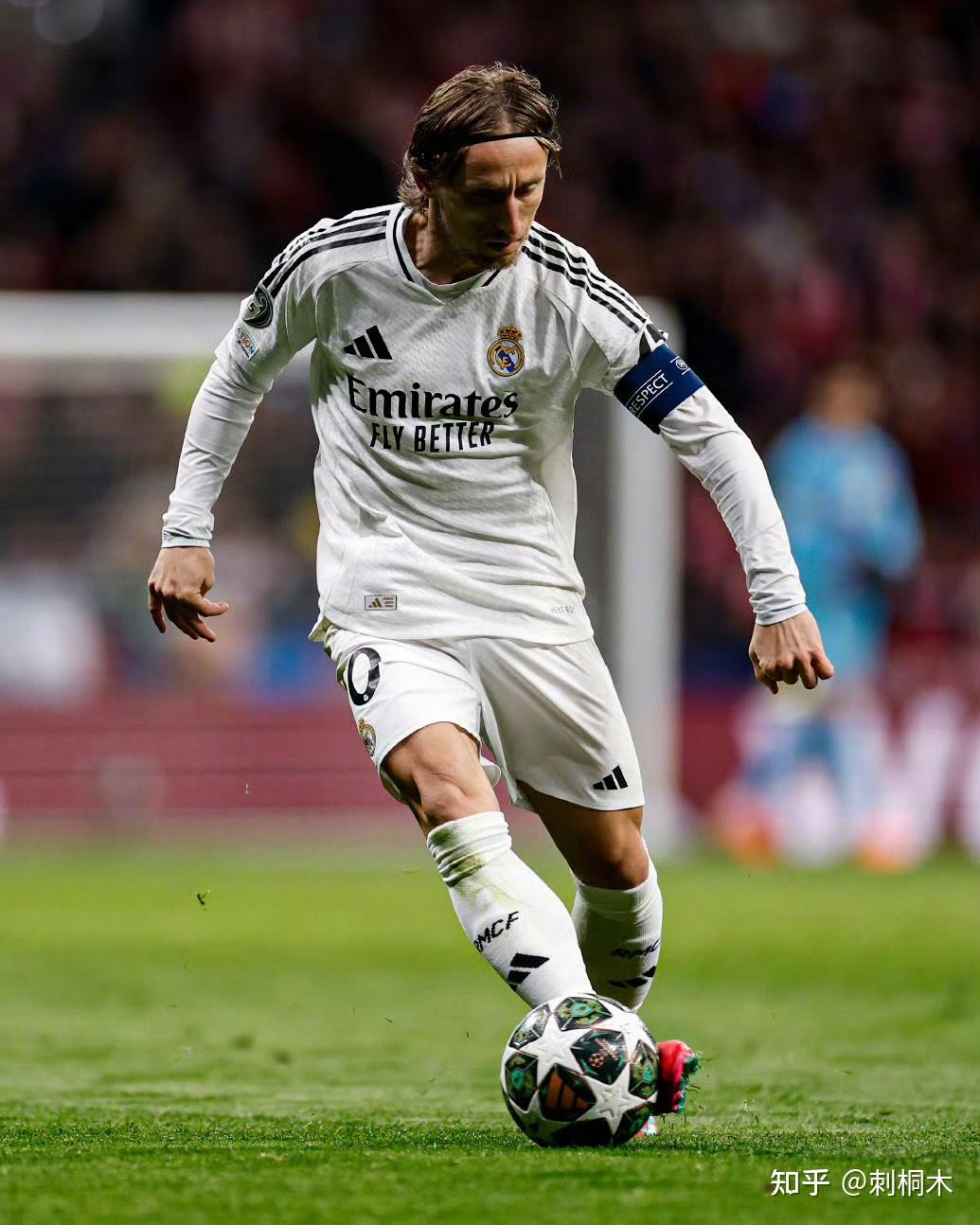 RMC：如果于帕决定不和拜仁续约，巴黎将开出合同报价