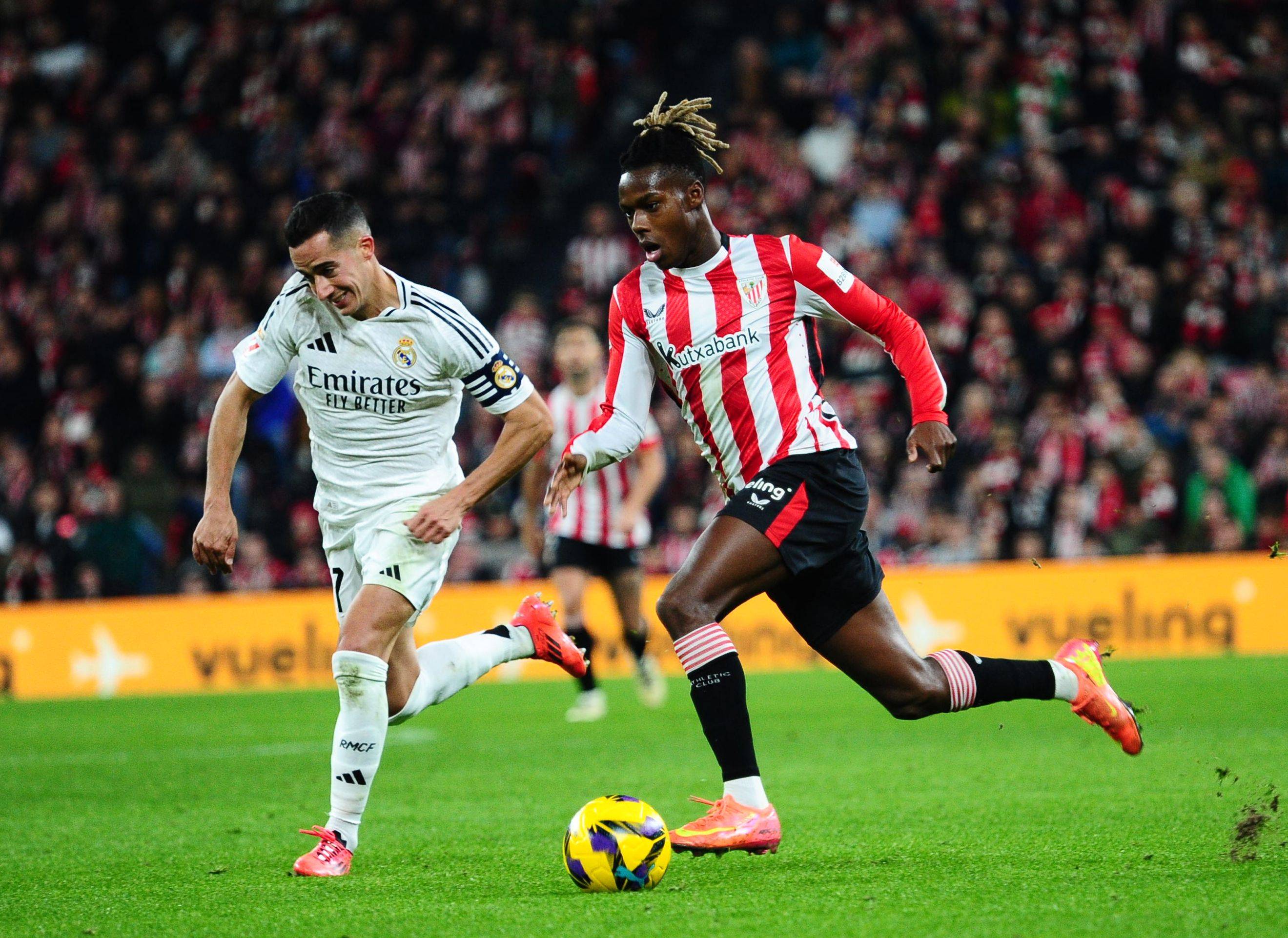 拜仁因球迷燃放烟火被罚，欧冠主场部分看台关闭