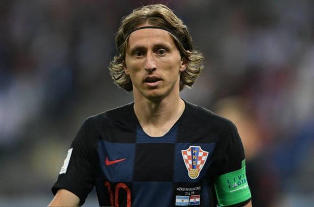 范德芬：教练赛季初希望我能进五个球；我和罗梅罗是兄弟