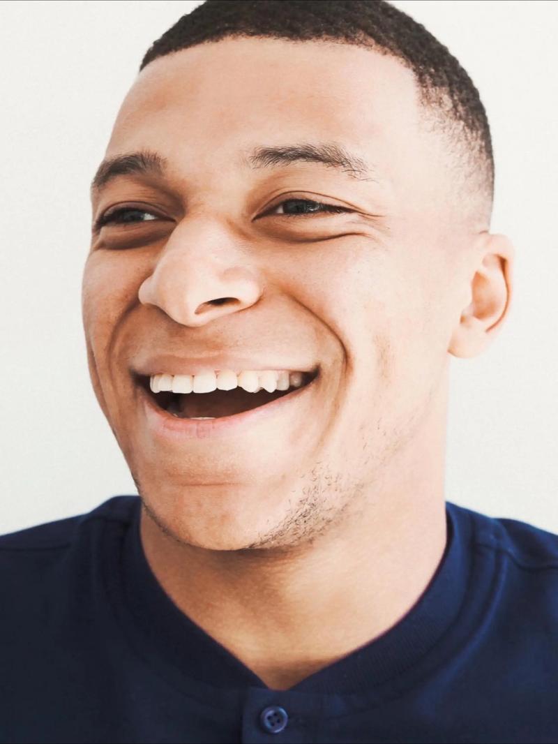 又伤了！巴萨官方：奥尔莫左肩脱臼，预计伤缺一个月